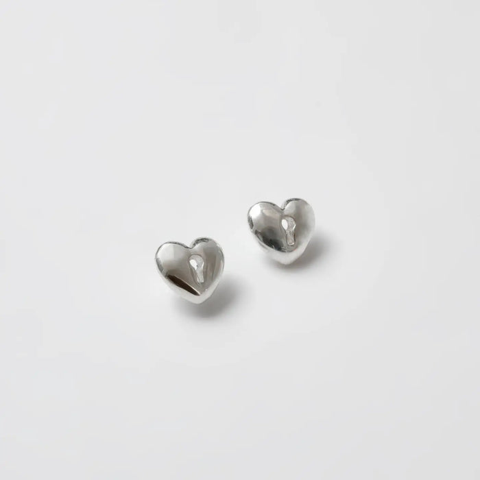 WOLF CIRCUS - HEART-SHAPED EARRINGS - SILVER