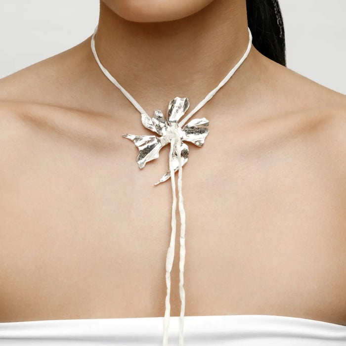 WOLF CIRCUS - FLOWER NECKLACE - CREAM