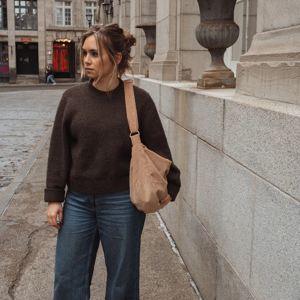 DANS LE SAC - SAC CROISSANT À BANDOULIÈRE EN CORDUROY