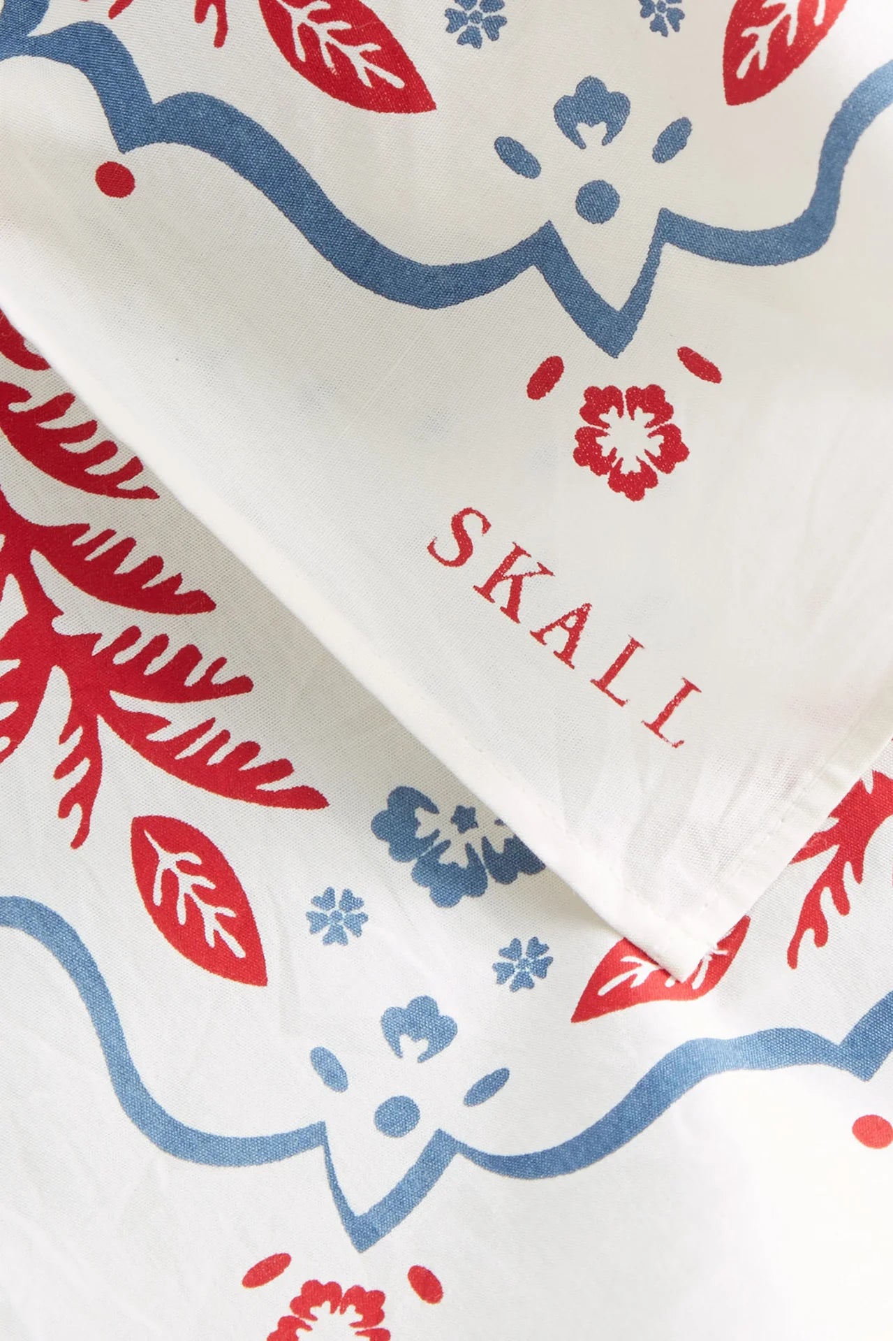 SKALL STUDIO - JUNIPER SCARF - CREAM/BLUE/RED - 55x55 - SS25